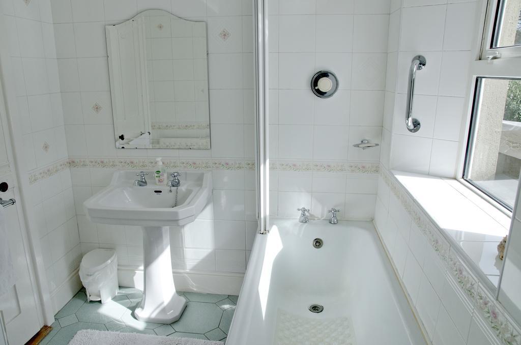 St. Judes B&B Dublin Room photo