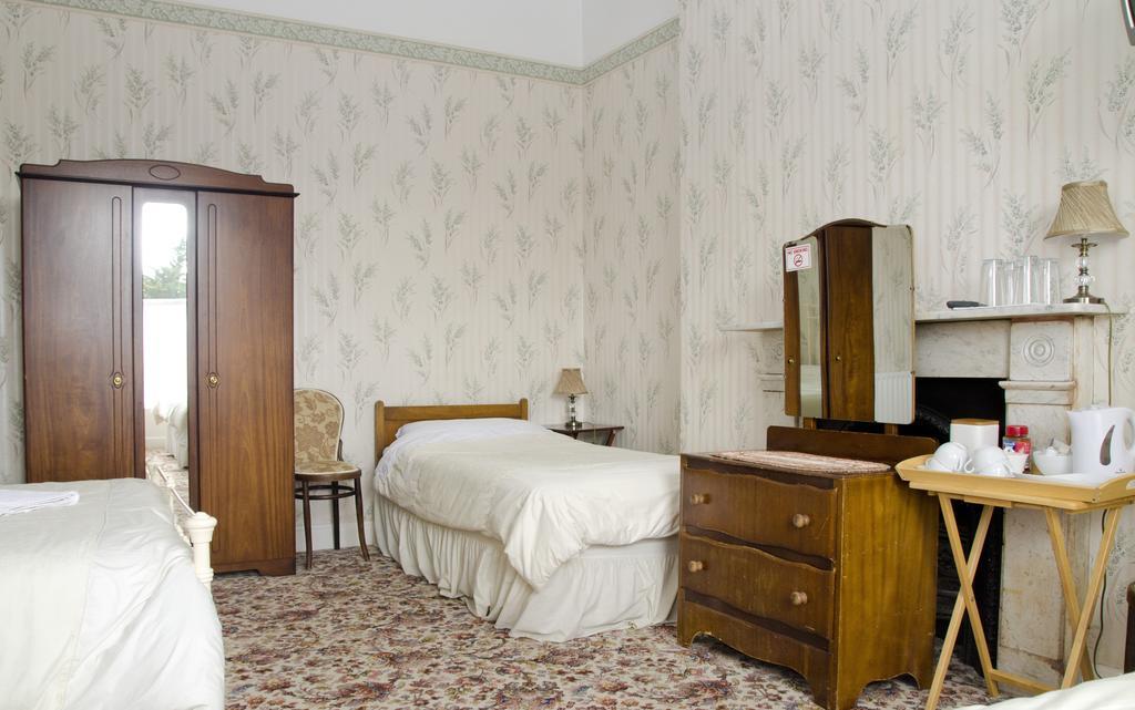 St. Judes B&B Dublin Room photo